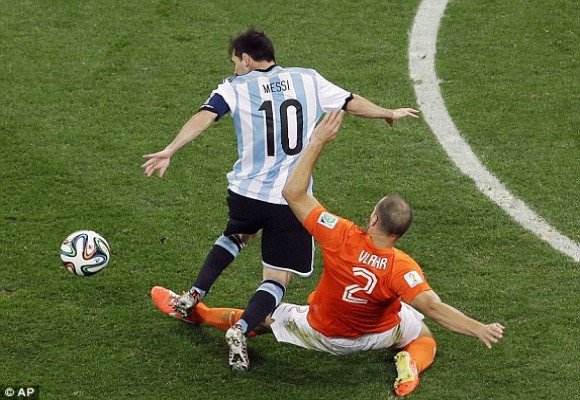 Sau 24 năm chờ đợi, Argentina vào chung kết gặp Đức ảnh 3