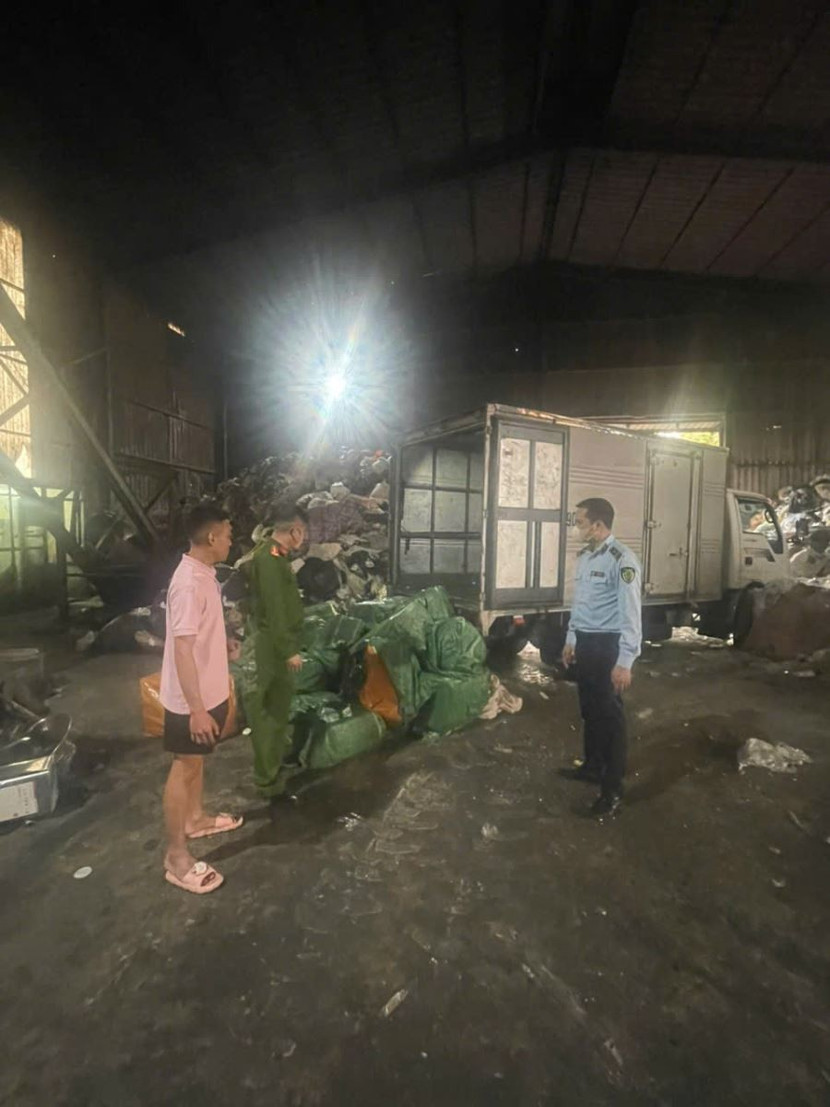 Công an xã Nghĩa Trụ phát hiện vi phạm