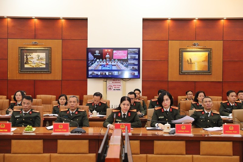 Các đại biểu tham dự hội nghị tại điểm cầu Trung tâm thông tin chỉ huy CATP