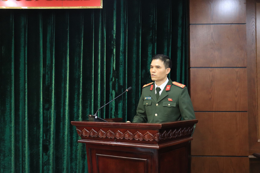 Thượng tá Dương Minh Tuyến, Phó trưởng phòng Tham mưu CATP phát biểu bế mạc buổi tập huấn