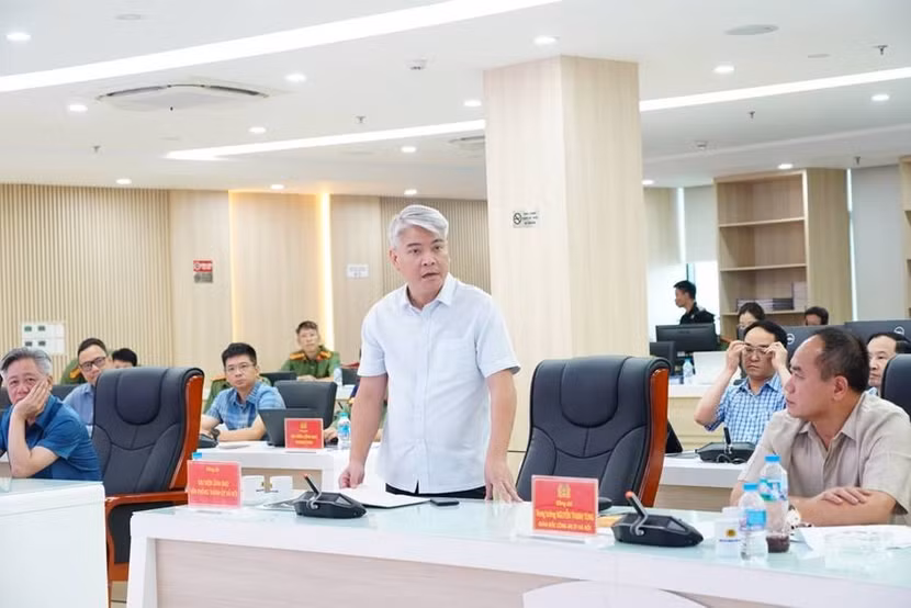 Đồng chí Phạm Quang Hưng, Phó Chánh Văn phòng Thành ủy Hà Nội phát biểu tại hội nghị.