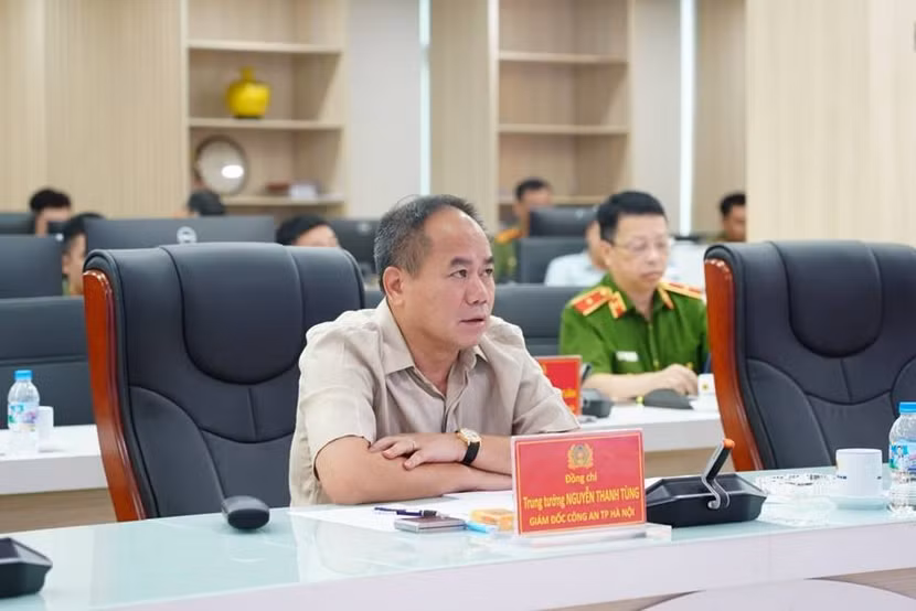 Trung tướng Nguyễn Thanh Tùng, Giám đốc CATP Hà Nội phát biểu chỉ đạo tại hội nghị.
