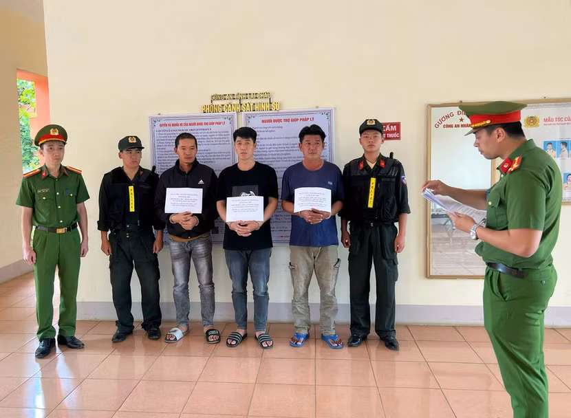 Lực lượng Công an bắt giữ các đối tượng trong giai đoạn 1 của chuyên án tại TP Hồ Chí Minh.