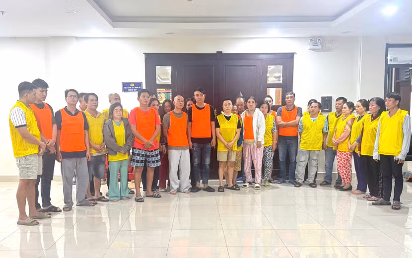 Các đối tượng tại cơ quan Công an.