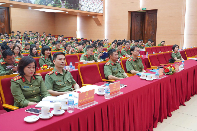 Toàn cảnh hội nghị