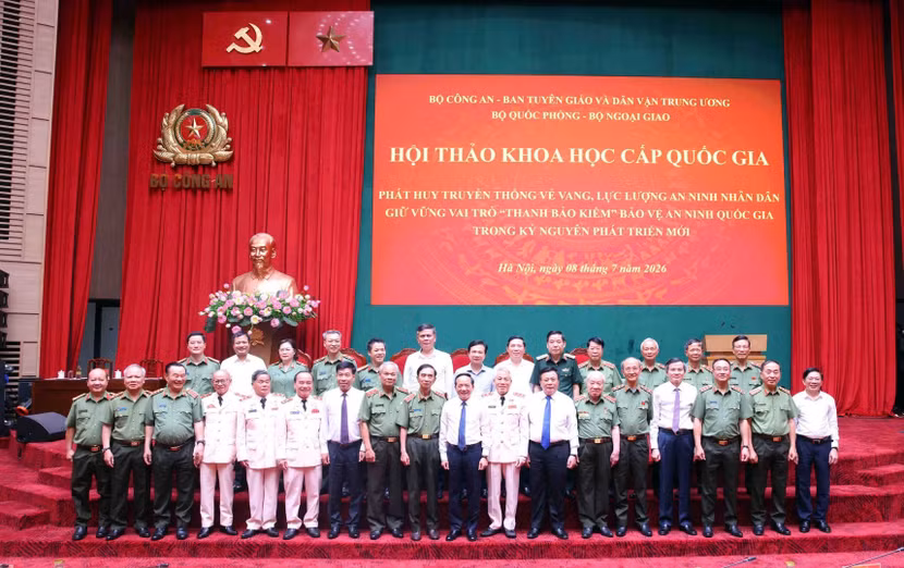Các đại biểu dự Hội thảo.