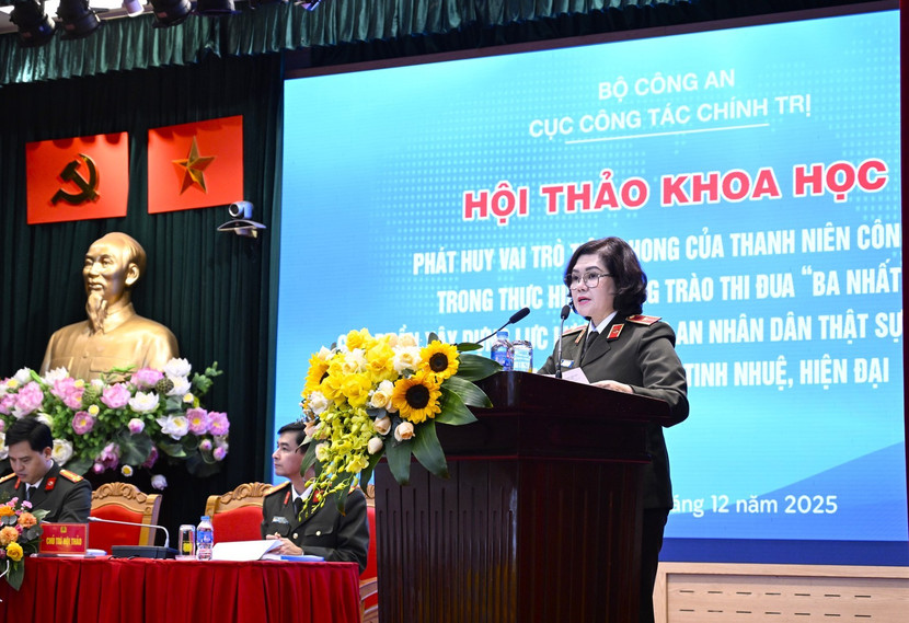 Thiếu tướng Ngô Hoài Thu phát biểu tại Hội thảo.