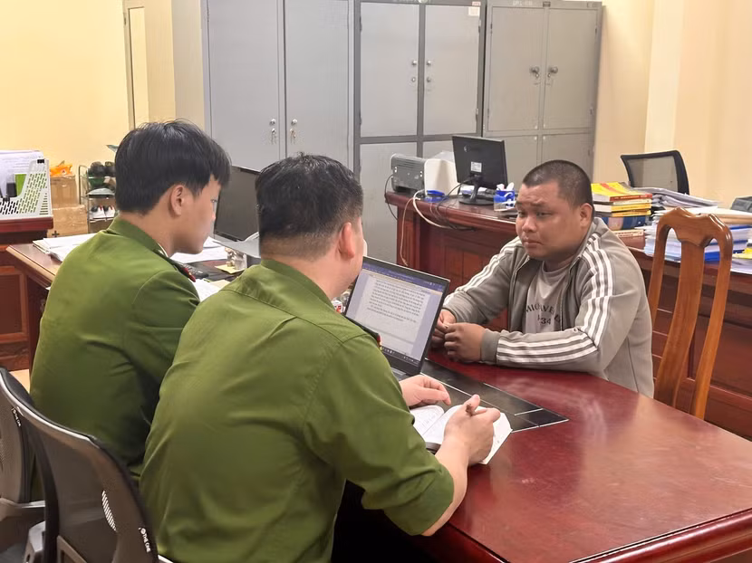 Đối tượng Đinh Văn Thượng tại cơ quan Công an.