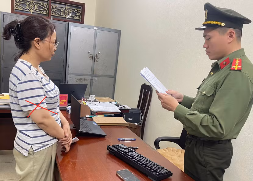 Cơ quan An ninh điều tra Công an tỉnh Thanh Hoá khởi tố, bắt tạm giam Cao Thị Hạnh về hành vi “Lừa đảo chiếm đoạt tài sản”.