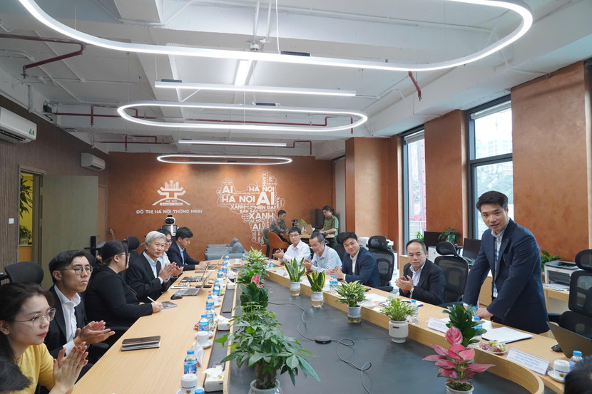 Toàn cảnh buổi làm việc.