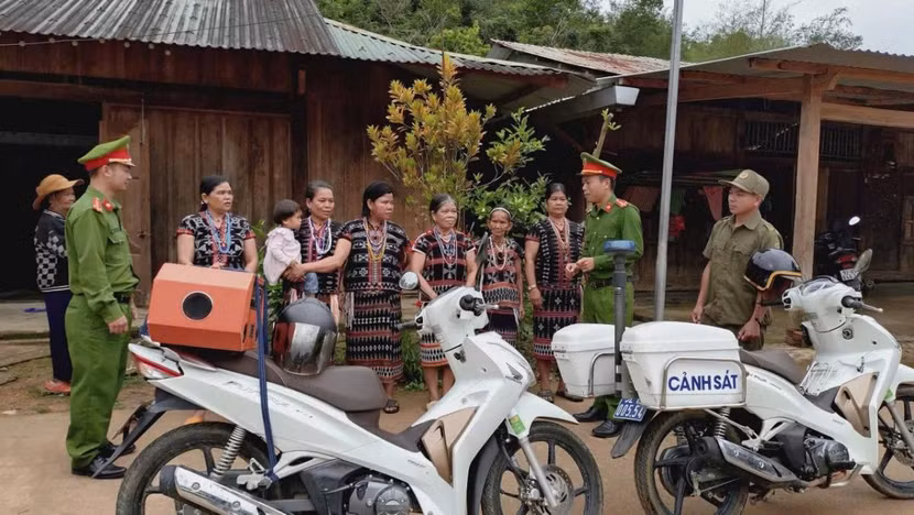 Thời điểm hiện nay lực lượng Công an cơ sở tiếp tục phối hợp chặt chẽ với các phòng nghiệp vụ Công an thành phố và chính quyền địa phương rà soát, cập nhật danh sách cử tri trên địa bàn.