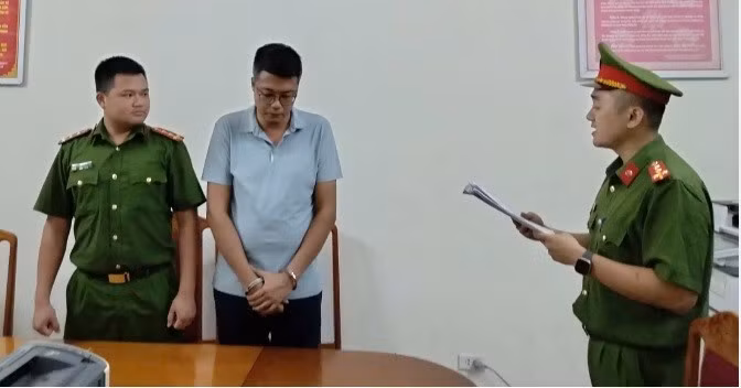 Cơ quan Cảnh sát điều tra tống đạt các quyết định đối với Vũ Công Giang.