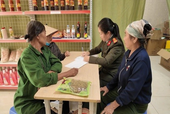 Công an Hà Nội lật tẩy chiêu trò thổi phồng công dụng thực phẩm chức năng rồi bán giá 'cắt cổ' ảnh 2