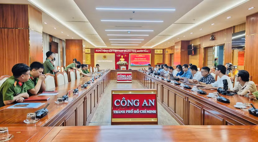 Công an TP. HCM tổ chức họp báo thông tin kết quả điều tra ban đầu vụ 'giết người' xảy ra vào tối 21/5/2026, tại phường Bến Thành, TP. HCM.