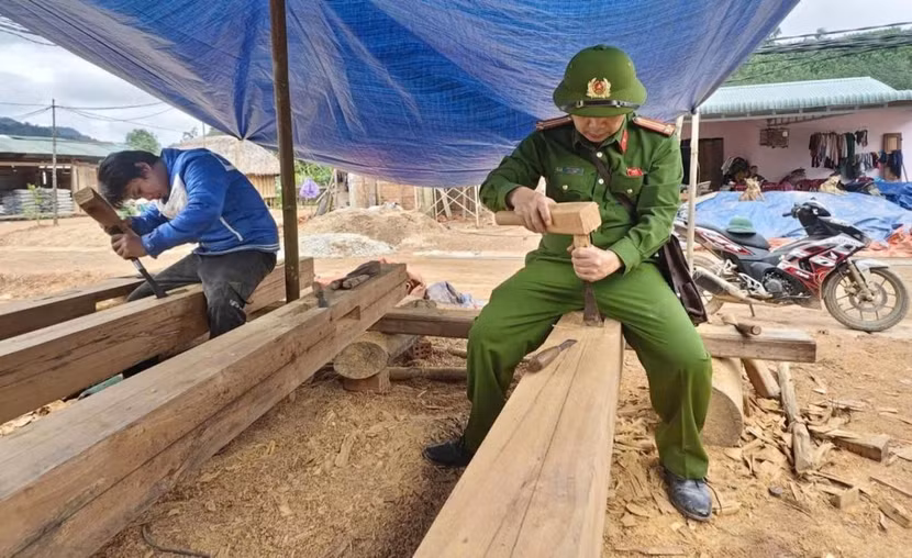 Lực lượng Công an xã "nghe dân nói, nói dân hiểu, làm dân tin". Ảnh:P.V