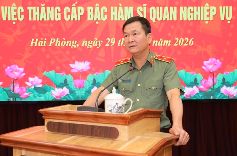 Thiếu tướng Bùi Quang Bình, Ủy viên BTV Thành ủy, Bí thư Đảng ủy, Giám đốc CATP phát biểu tại buổi lễ.