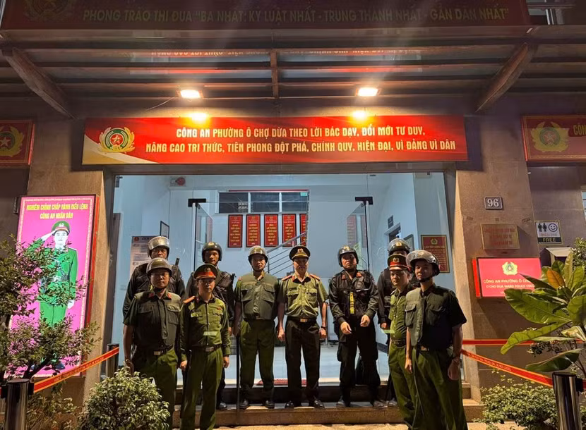 Công an phường ô Chợ Dừa triển khai lực lượng phối hợp tuần tra xuyên đêm