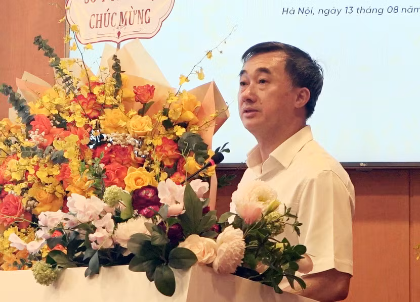 Thứ trưởng Bộ Y tế Trần Văn Thuấn phát biểu
