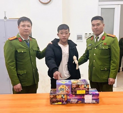 Đối tượng Lê Quang Thực và tang vật thu giữ