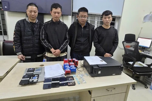 Công an phường Yên Nghĩa lộ sáng “xưởng sản xuất@@ giấy tờ giả công nghệ cao