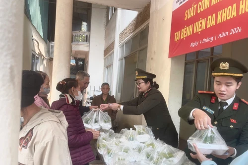 Lan tỏa tinh thần “Vì nhân dân phục vụ” qua những suất cơm nghĩa tình