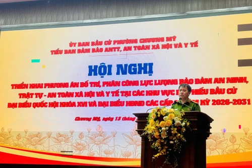 Thượng tá Nguyễn Thành Trung, Trưởng Công an phường Chương Mỹ phát biểu tại hội nghị