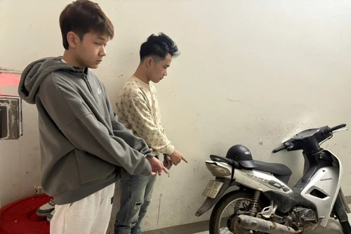 Hai anh em ruột "nhảy" xe máy liên tiếp tại các khu đô thị trong đêm