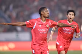 Buộc Ninh Bình chịu trận, Công an Hà Nội FC lên đầu bảng V-League