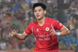 Đình Bắc lập hattrick vào lưới đội bóng từng loại mình