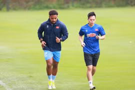 Xuân Son 'chạy đua' thể lực, chưa thể tập cùng tuyển Việt Nam
