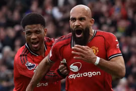 Carrick ra mắt như mơ, MU quật ngã Man City tại Old Trafford