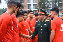 CLB Thể Công Viettel được Bộ trưởng Bộ Quốc phòng động viên, giao nhiệm vụ