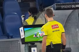 Bê bối chồng chất, bóng đá Italia lại dậy sóng