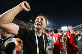 HLV Kim Sang-sik tạo 'đế chế chiến thắng', bóng đá Việt Nam khiến Đông Nam Á e dè