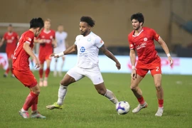 Xuân Son 'tịt ngòi', Nam Định chịu trận trước Thể Công Viettel