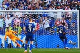 Video Mbappe ghi bàn duy nhất đưa Pháp vào tứ kết