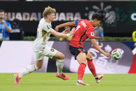 Son Heung-min đi vào lịch sử World Cup, sánh ngang huyền thoại bóng đá Hàn Quốc