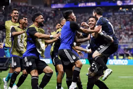 Messi chói sáng, Argentina ngược dòng ngoạn mục vào chung kết World Cup 2026