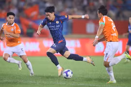 Đình Bắc giải cơn khát bàn thắng, Công an Hà Nội vùi dập đối thủ