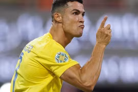 Ronaldo 'quay xe', ngừng đình công ở Al Nassr
