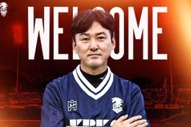 Chia tay tuyển Việt Nam, HLV Hàn Quốc tới bến đỗ lạ lẫm