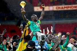 ĐT Senegal quyết không trả, gửi cúp vàng vào căn cứ quân sự để "bảo quản"