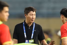 HLV Kim Sang-sik nhận tin kém vui trước trận gặp Malaysia