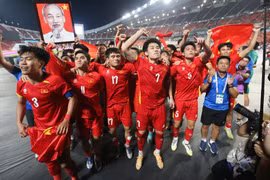 Đêm Bangkok rực đỏ: U22 Việt Nam vỡ òa đăng quang SEA Games 33