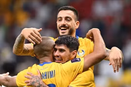 Bóng đá Qatar trở lại giữa căng thẳng Trung Đông, dọa "cắt lương" cầu thủ nếu không thi đấu