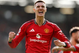 Sesko lóe sáng giúp MU thắng ngược, vào top 3