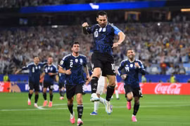 Video Messi đá phạt mẫu mực, củng cố ngôi vị Vua phá lưới World Cup 2026
