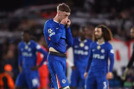 Chelsea và Man City cùng sụp đổ ở Champions League