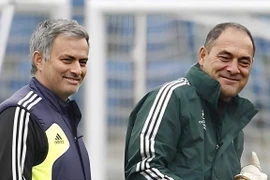 Trợ lý thân tín của HLV Mourinho qua đời