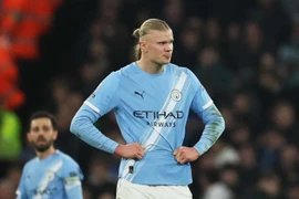 Man City bị cầm hòa, để Arsenal bỏ xa 7 điểm